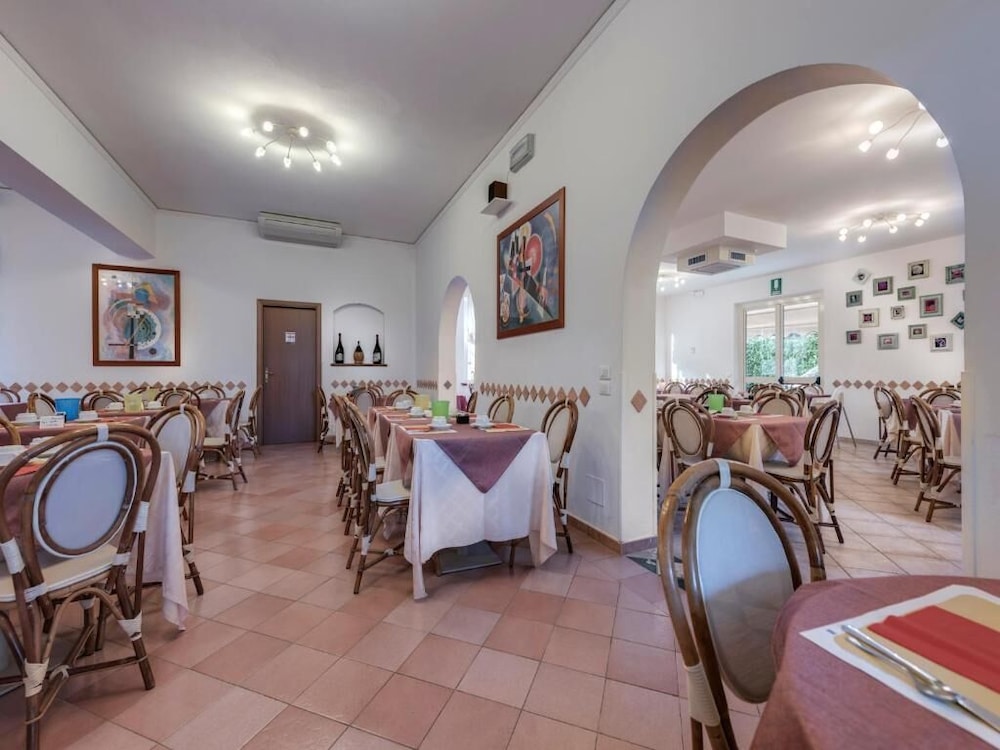 Hotel Azzurra 41/50