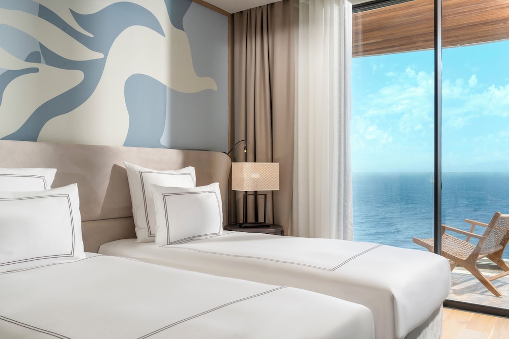 3 BEDROOMS, FAMILY SUITE, SEA VIEW