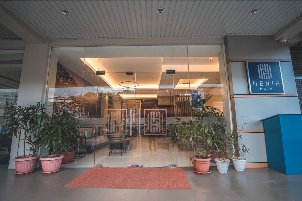 Henia Hotel 12/45
