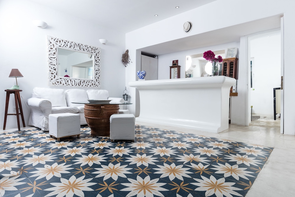 Rhenia Hotel and Bungalows 14/88