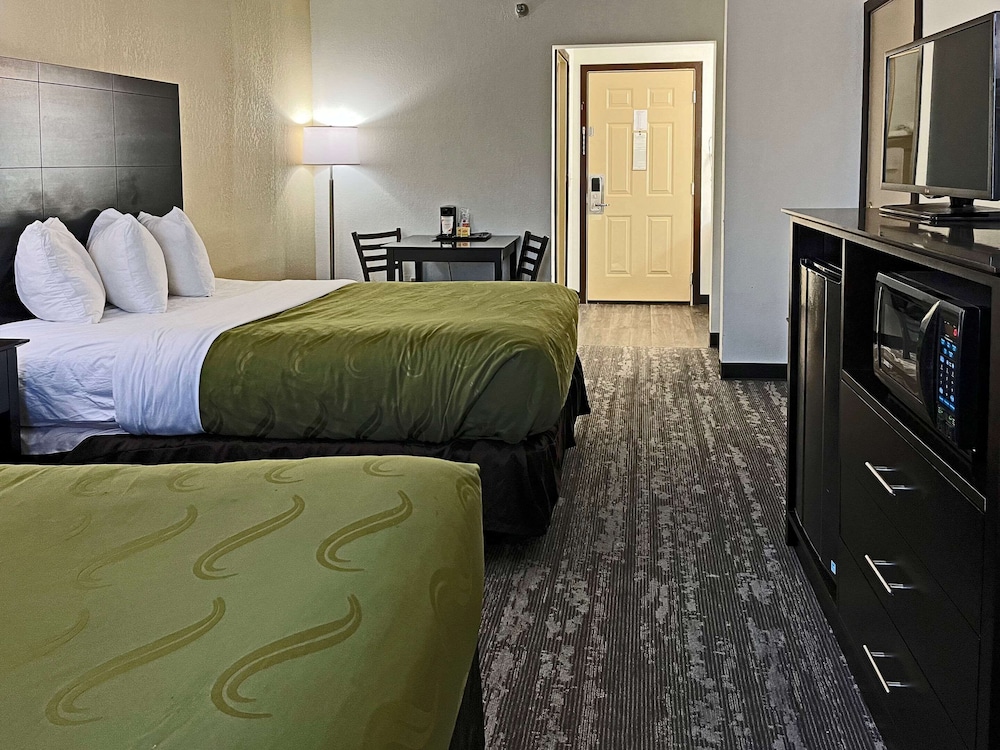 Quality Inn Traverse City 23/63