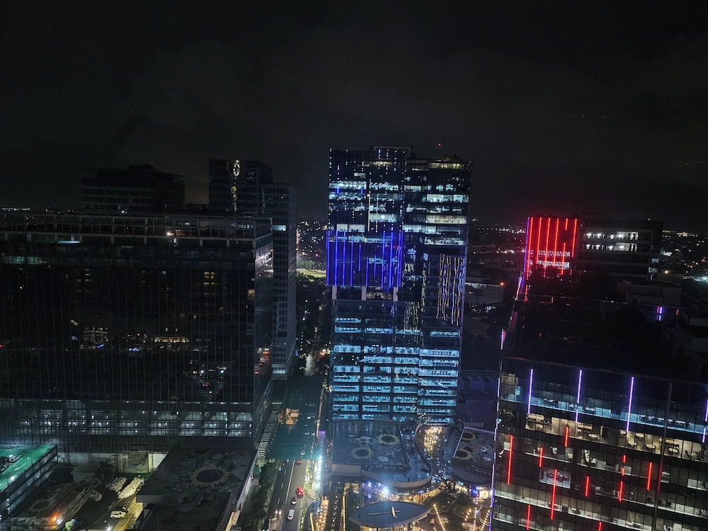 One Uptown Residence Bgc 14/50