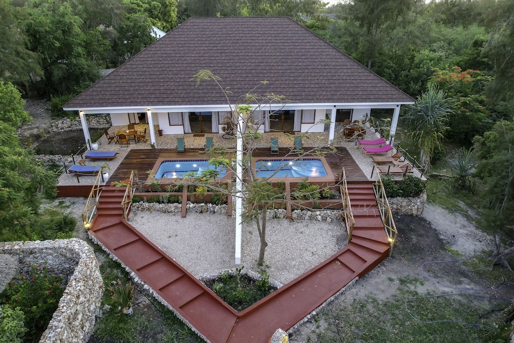 Pongwe Beach Hotel photo1