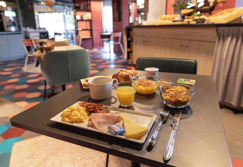 restaurant cafeteria