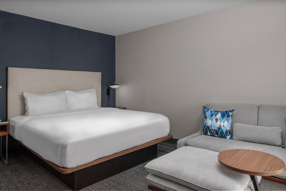Room at Courtyard by Marriott Richmond Northwest, RICHMOND - VA