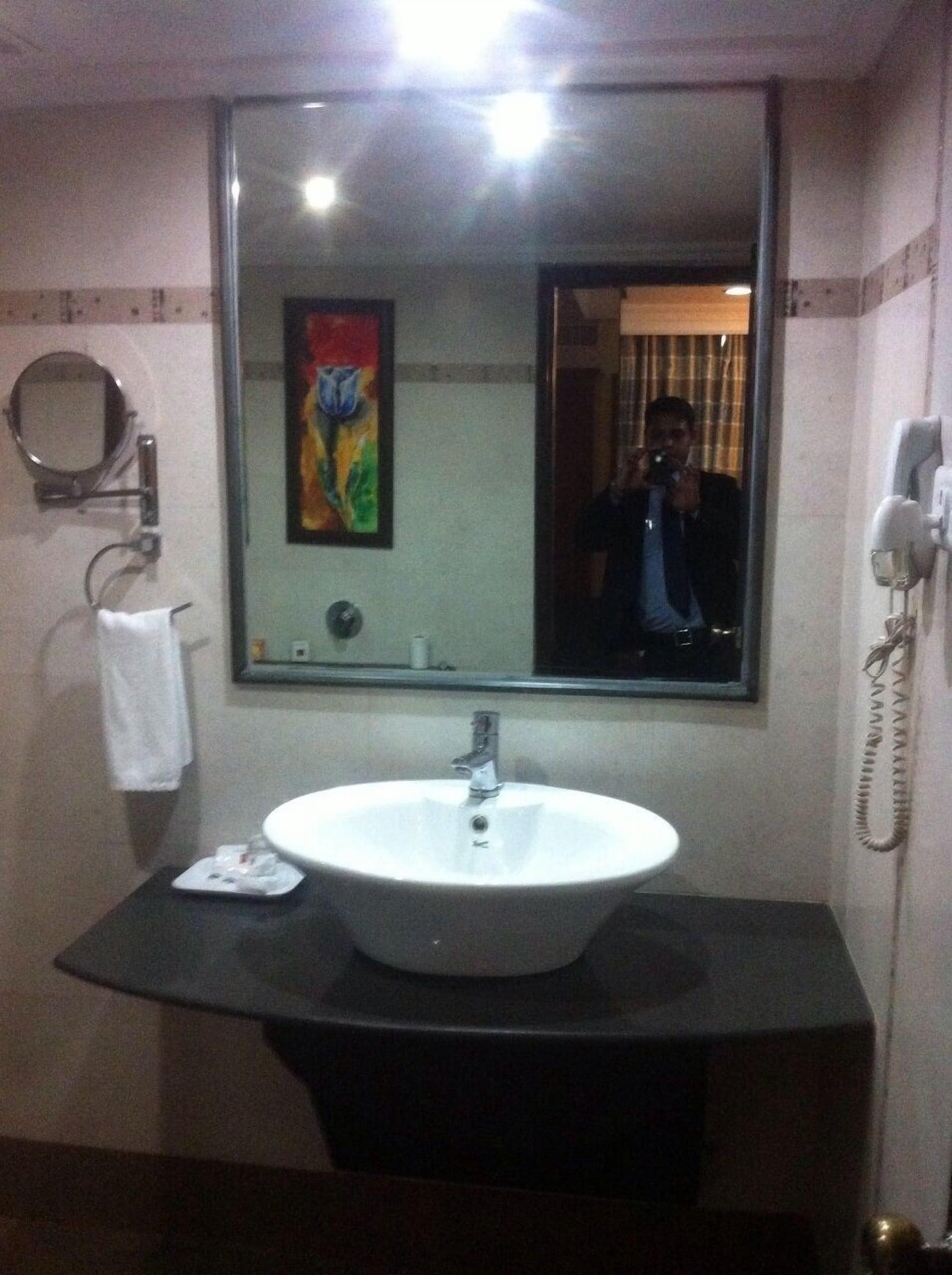 HOTEL GRAND DHILLON 29/31