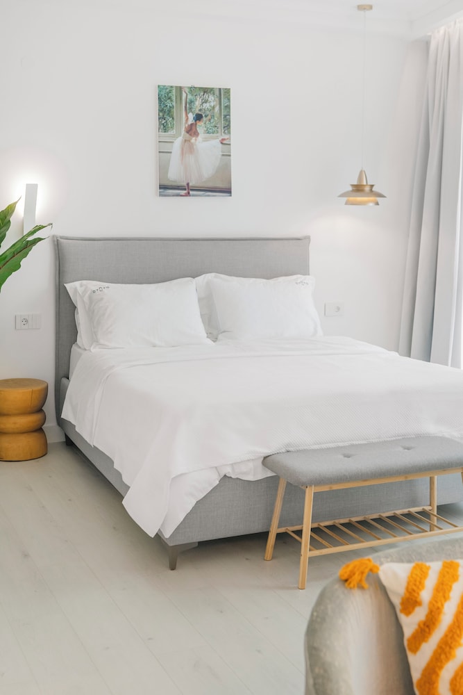 Ototo Luxury Living 12/50