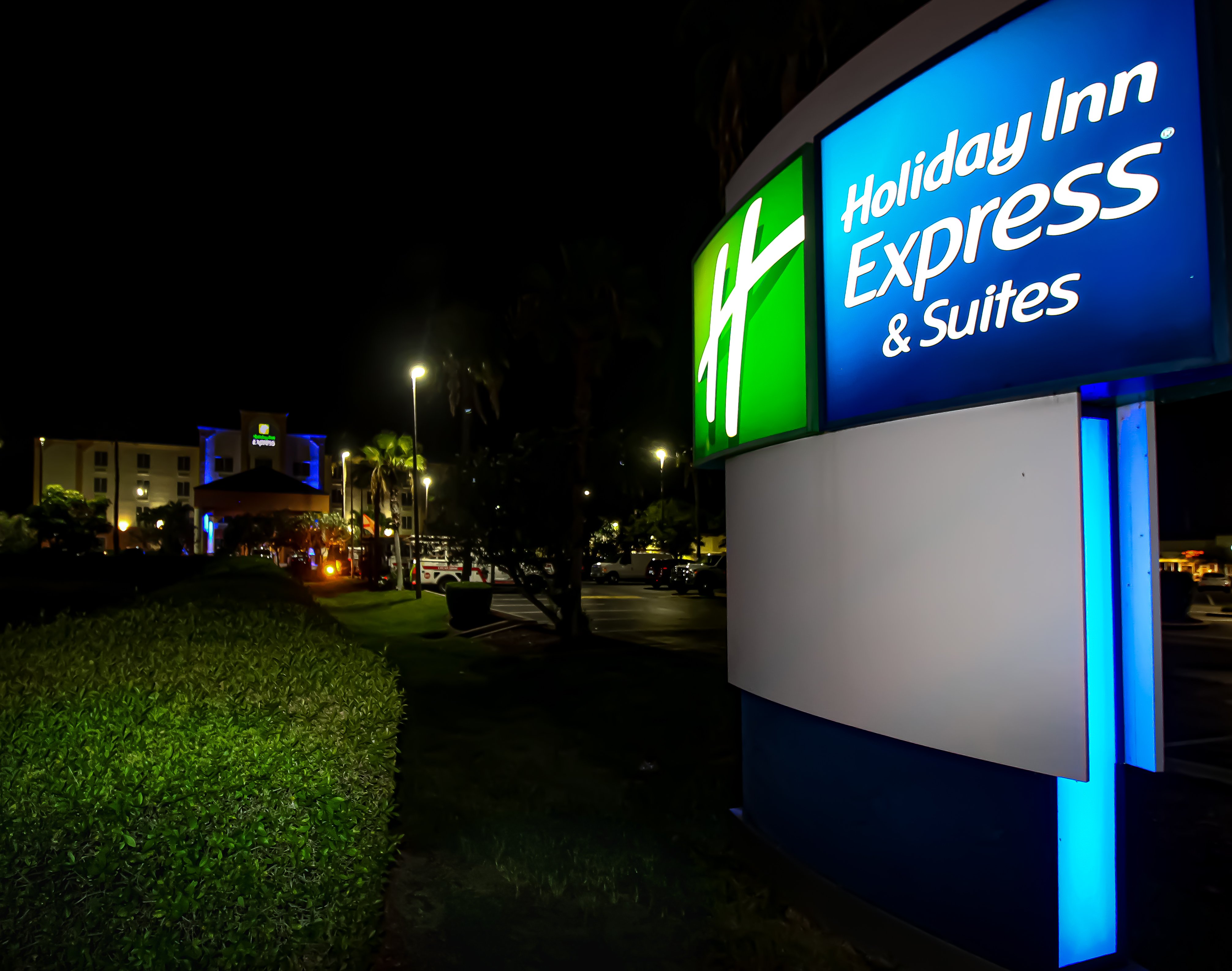 Holiday Inn Express Hotels Suites Cocoa Beach 10/71