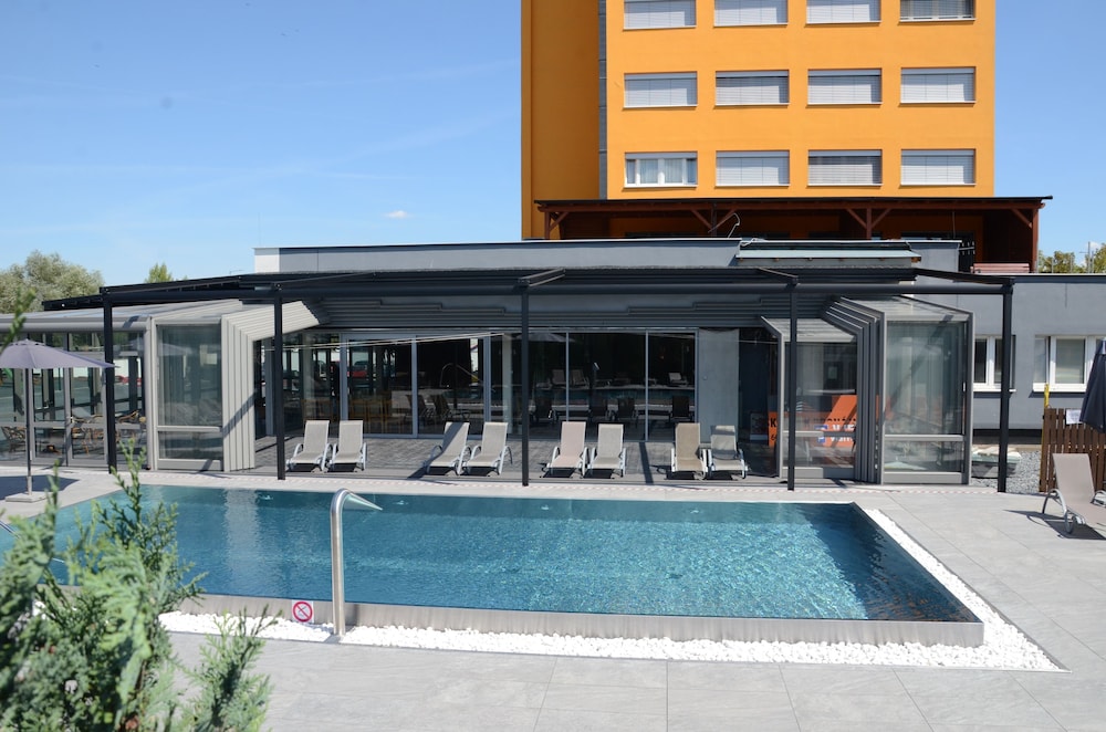 Hotel Aura Design & Garden Pool 4/67