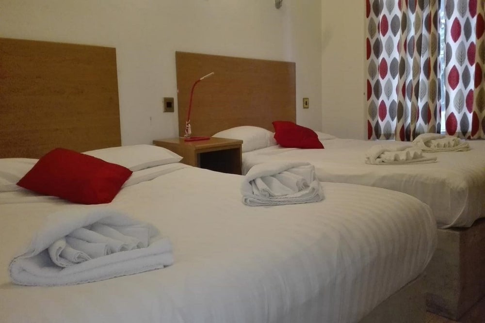 WHITELEAF HOTEL 12/50