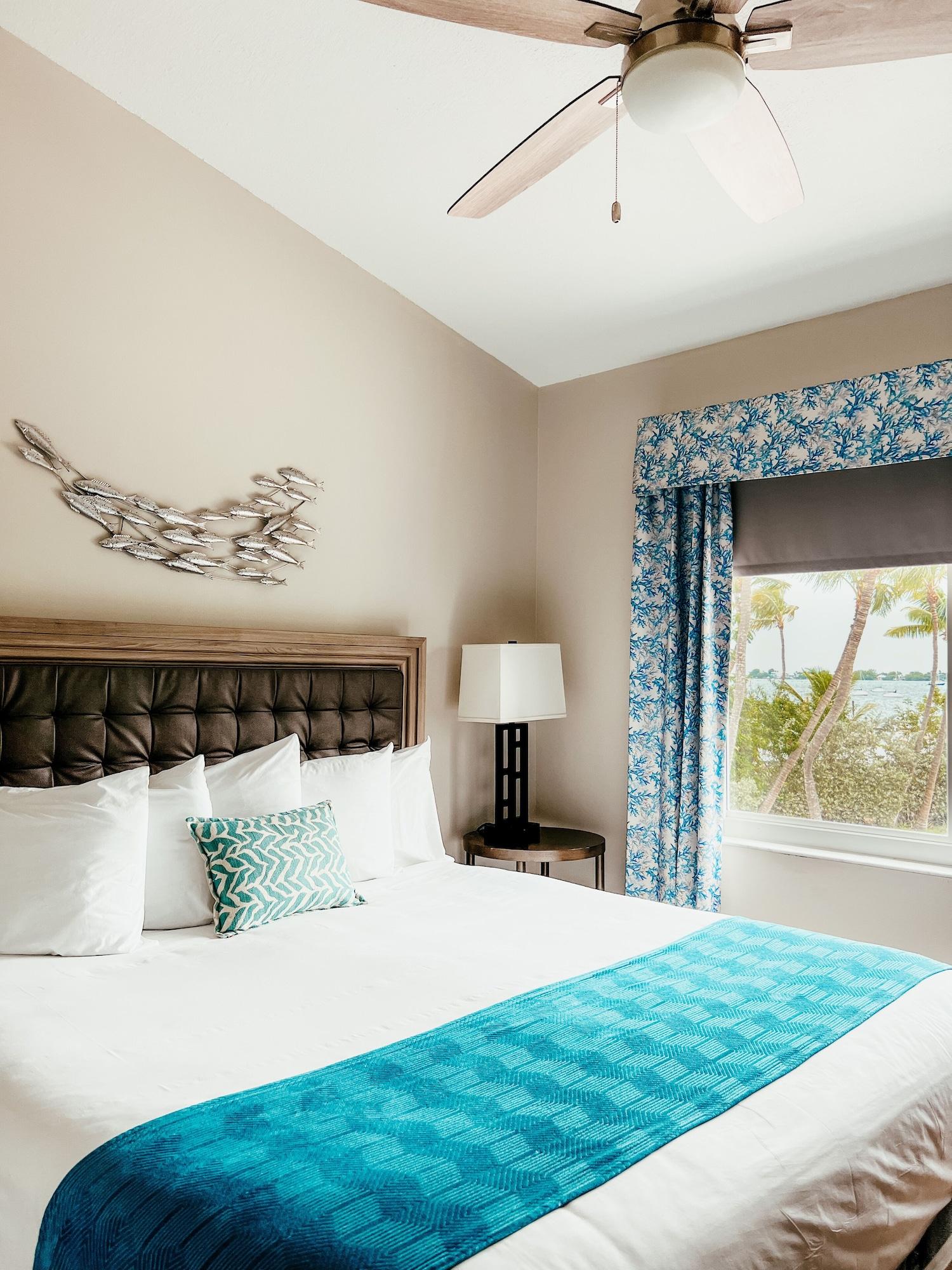 1 Bedroom, Premier, Suite, Water Front, Bay View, Sofa