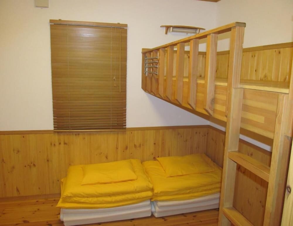 Lodge Orange Cabin 30/63