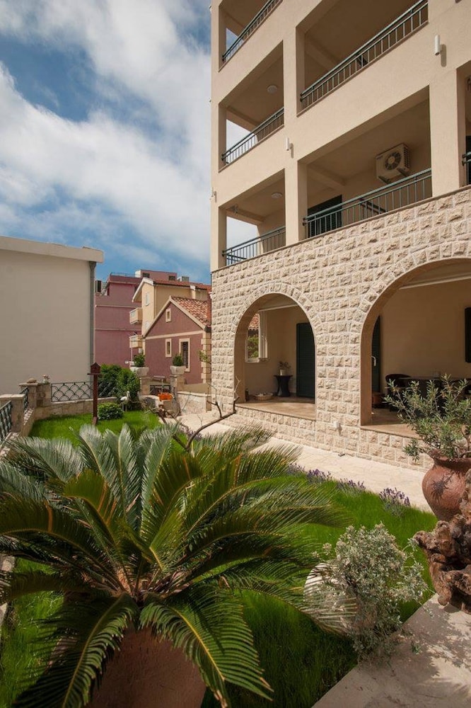 Guest House Medin 44/50
