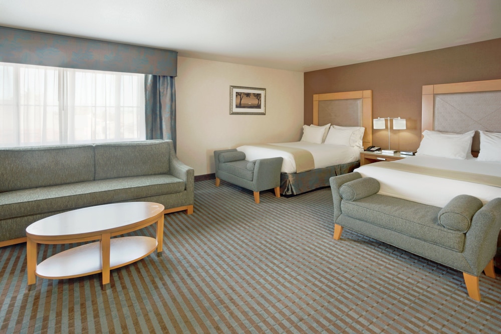 Holiday Inn Express Monterey Cannery Row 42/66