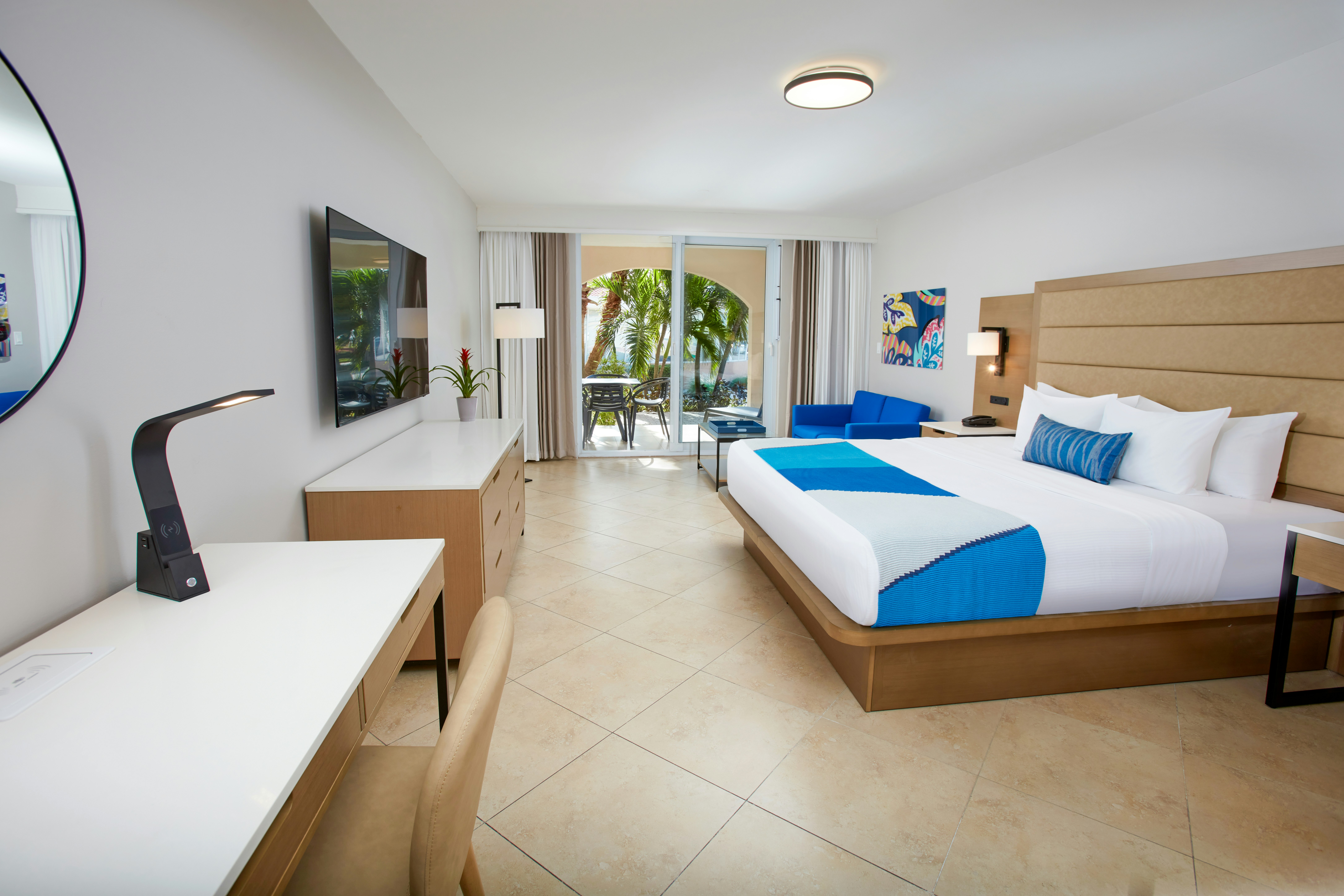 1 BEDROOM, SUITE
