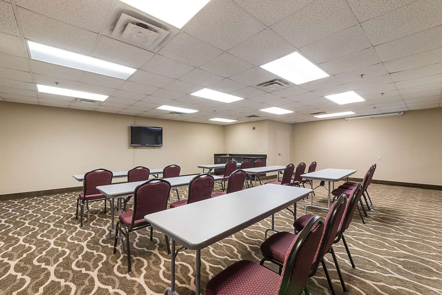 Comfort Suites Beachside 39/44