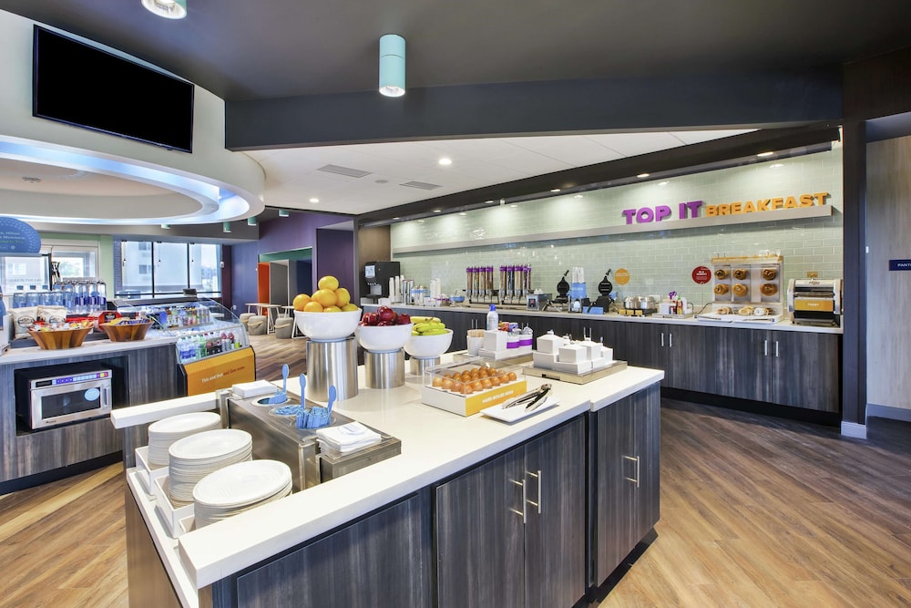 Tru by Hilton Jackson, MI 33/41
