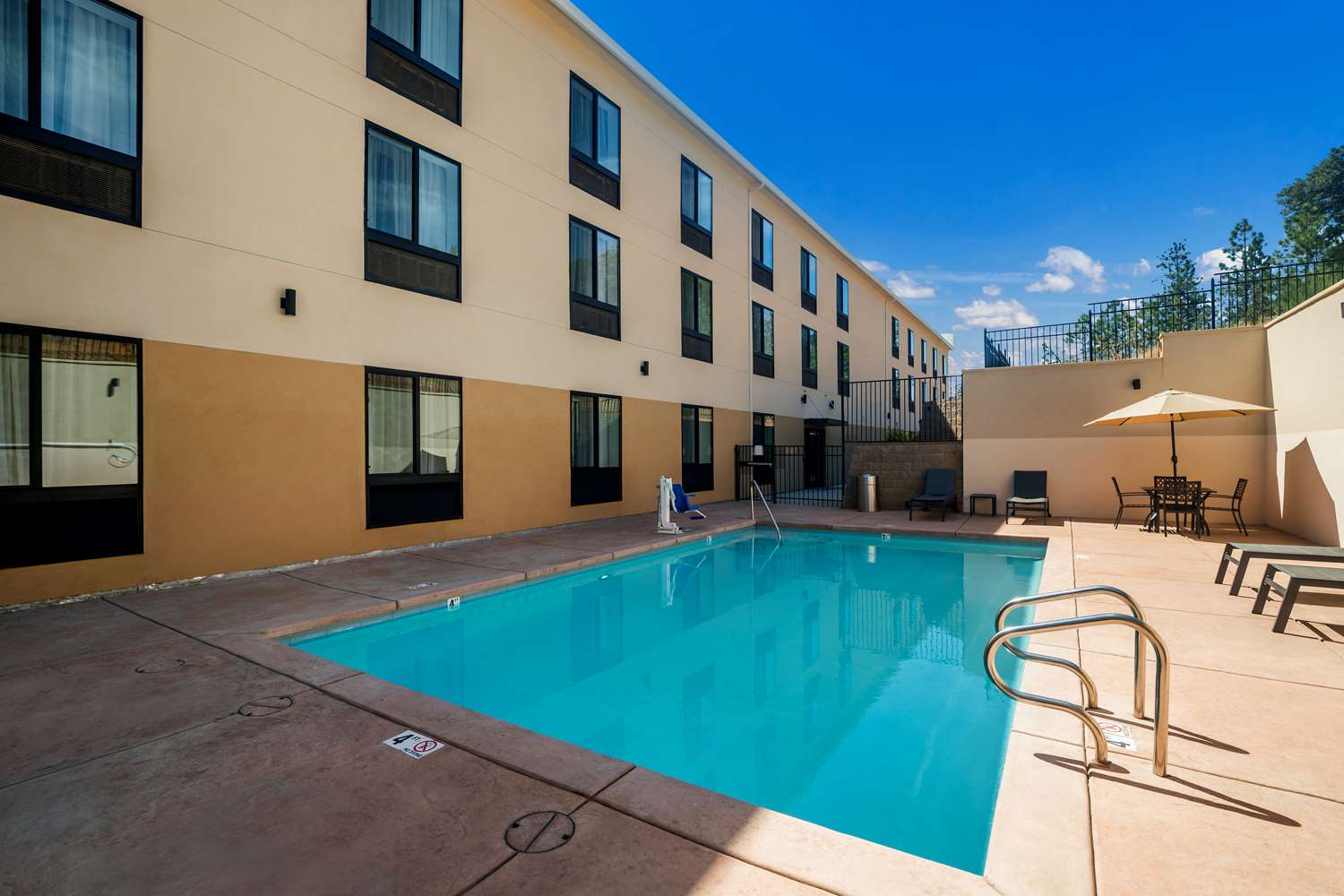Best Western Colfax 43/43