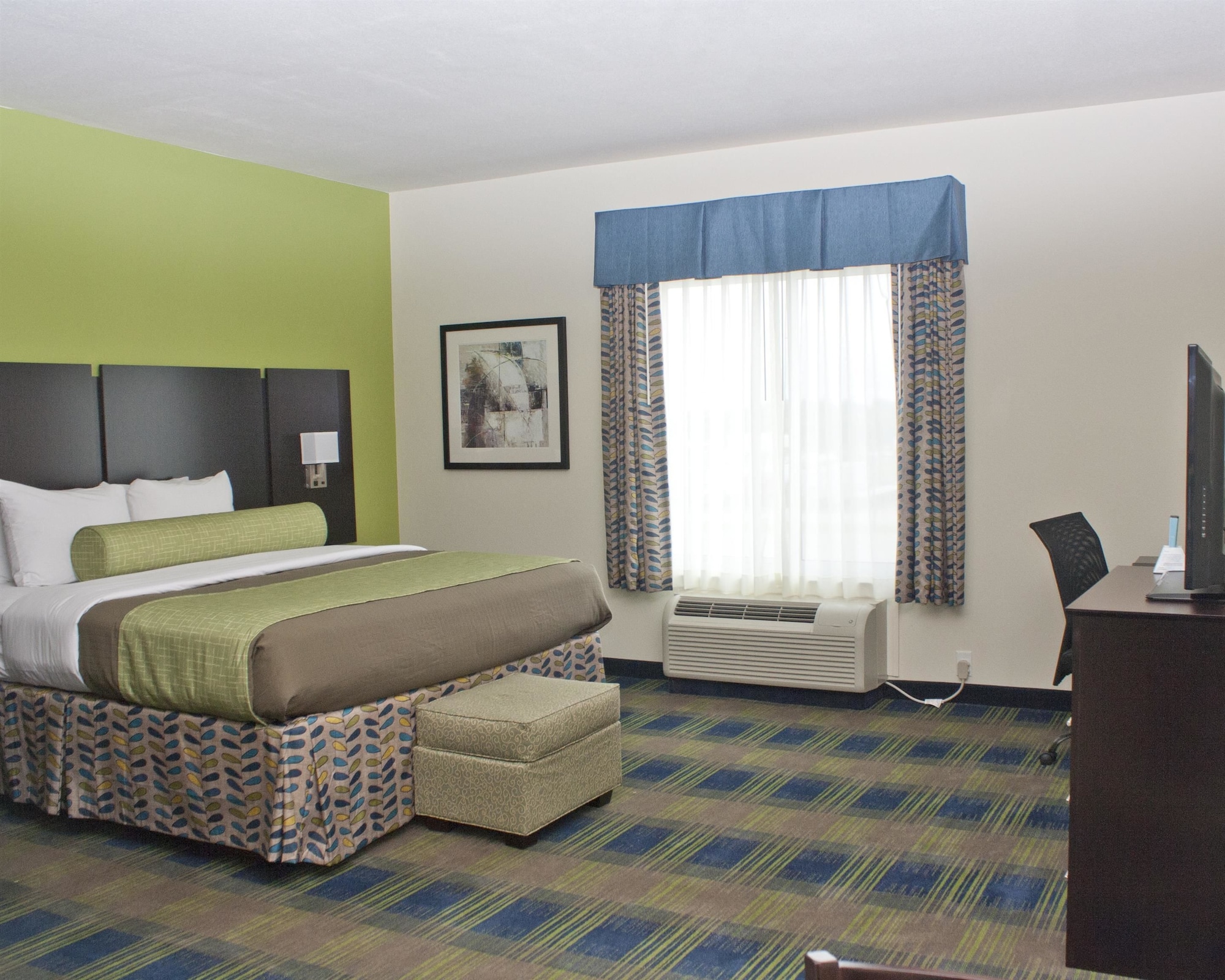 Suite, 2 Queen Beds, Sofa, Accessible