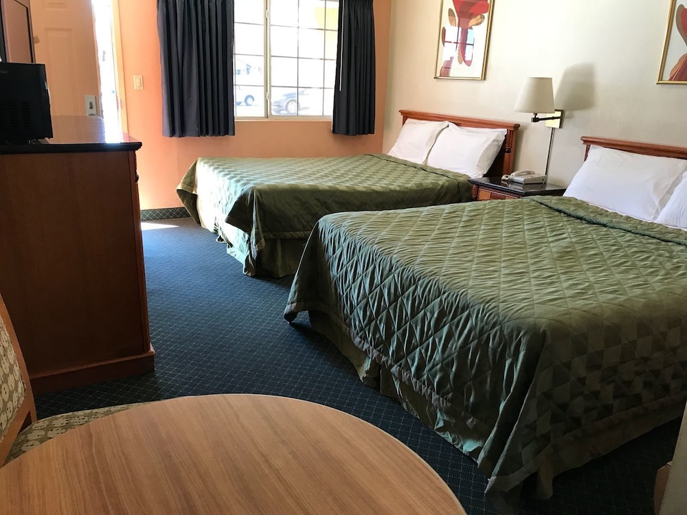 ECONOMY INN BARSTOW 6/57