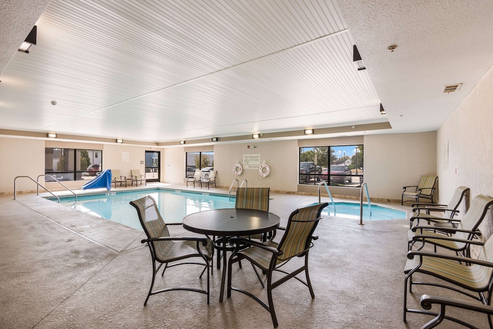 Quality Inn & Suites Quincy - Downtown 38/45