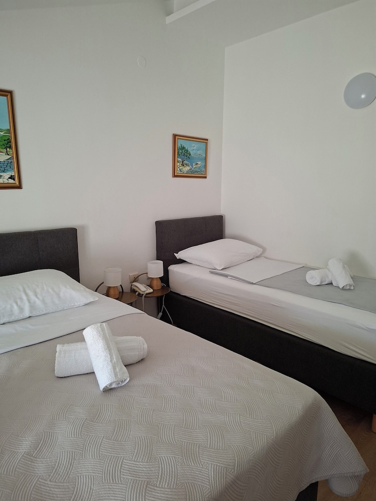 Adria 8/38