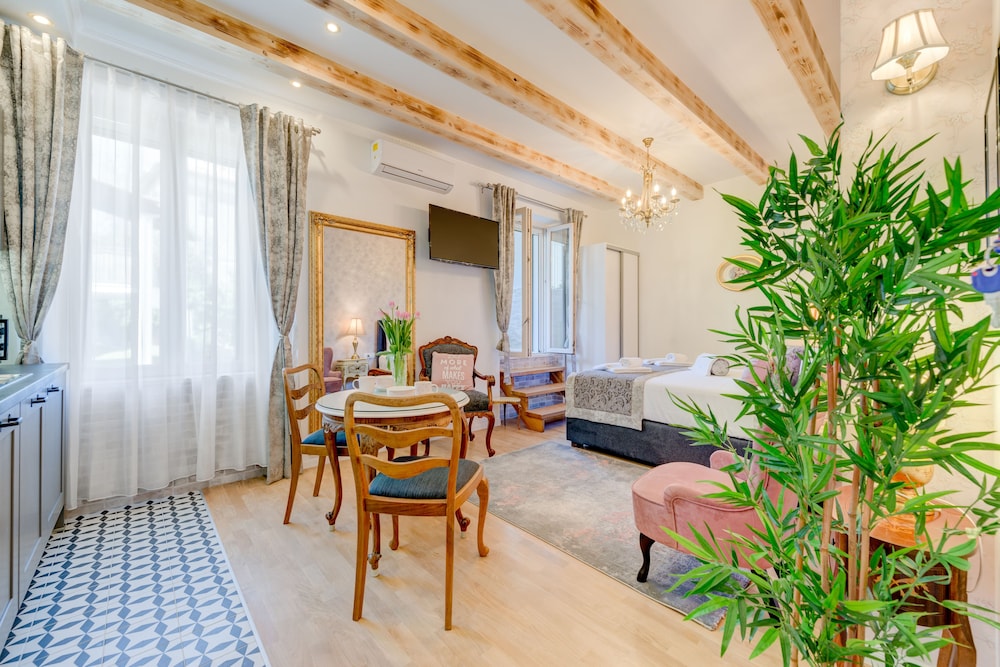Le Monde Luxury Accommodation 51/63
