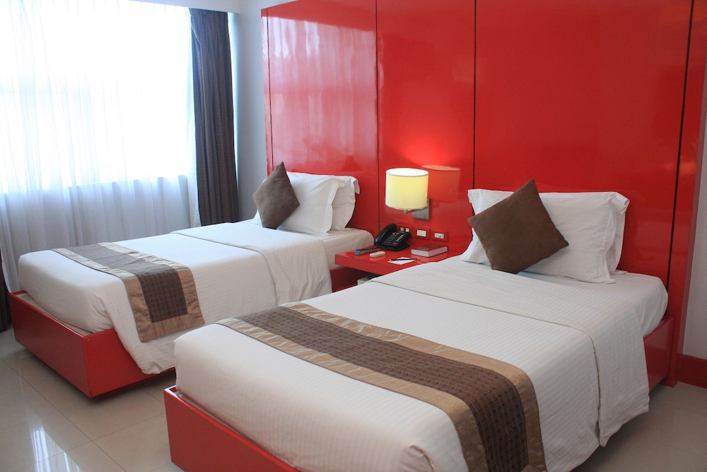 MAJESTIC, TWIN BEDS