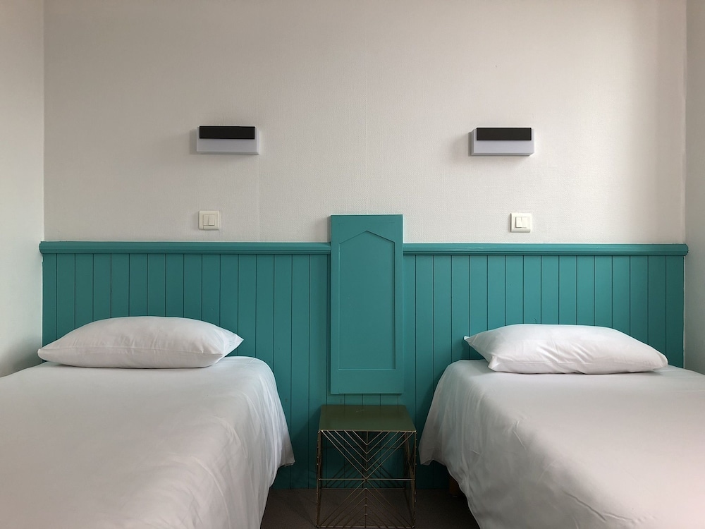 Halt hôtel 9/50