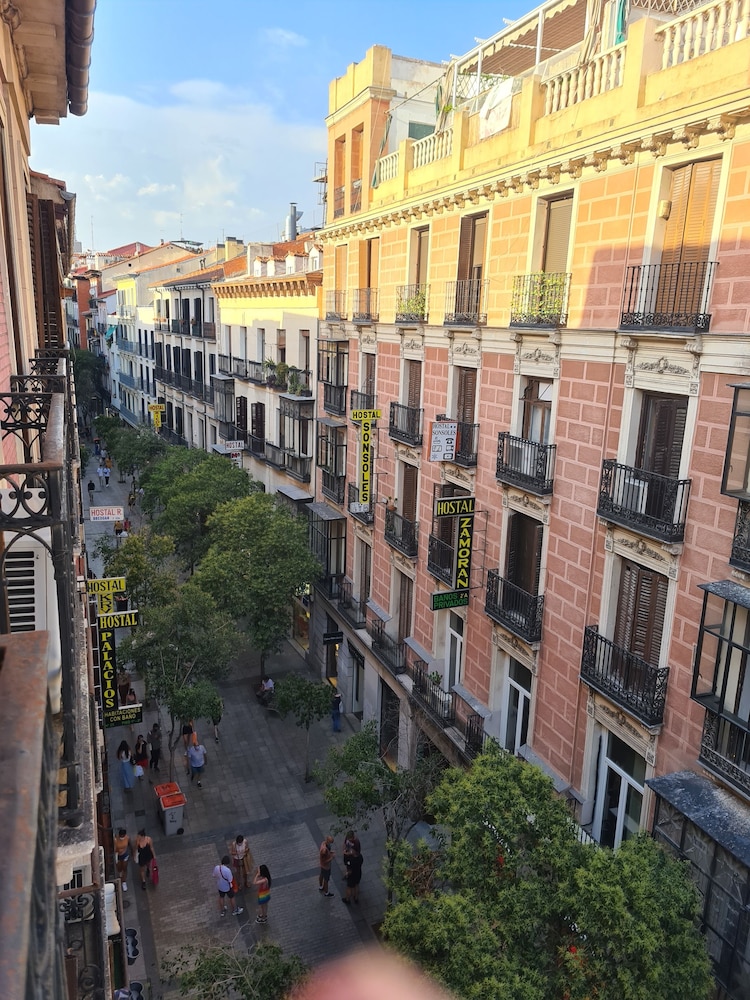 Hostal Las Murallas 4/50