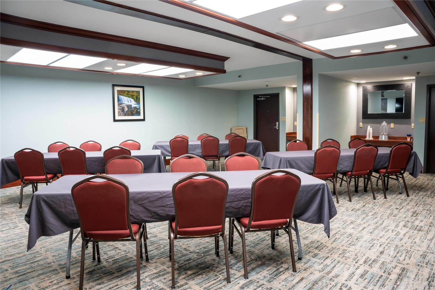 Comfort Suites Outlet Center 11/16