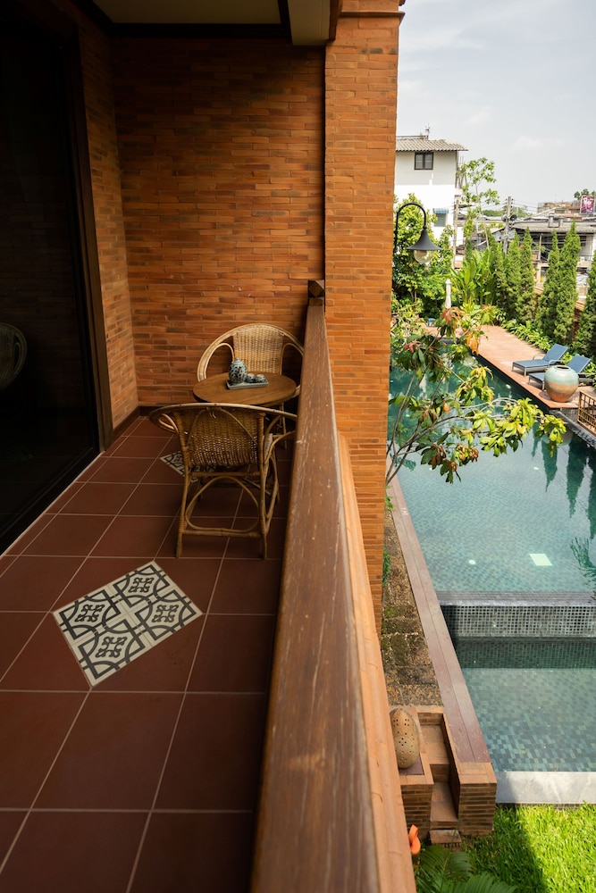 Phor Liang Meun Terracotta Arts Hotel 25/50