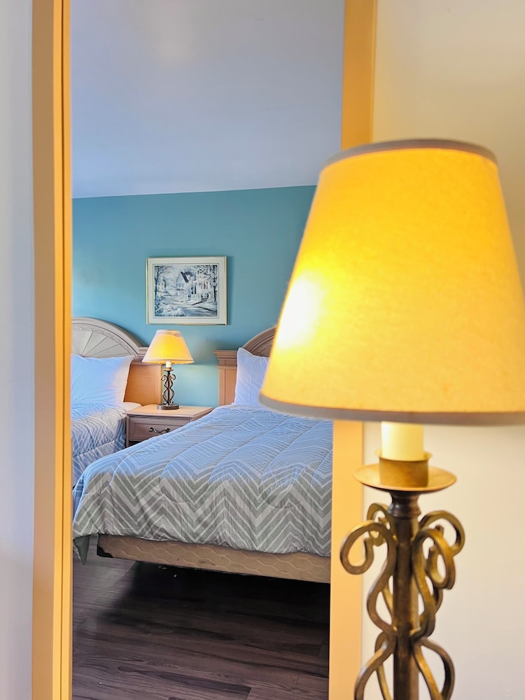 6267 Persepolis Inn photo4