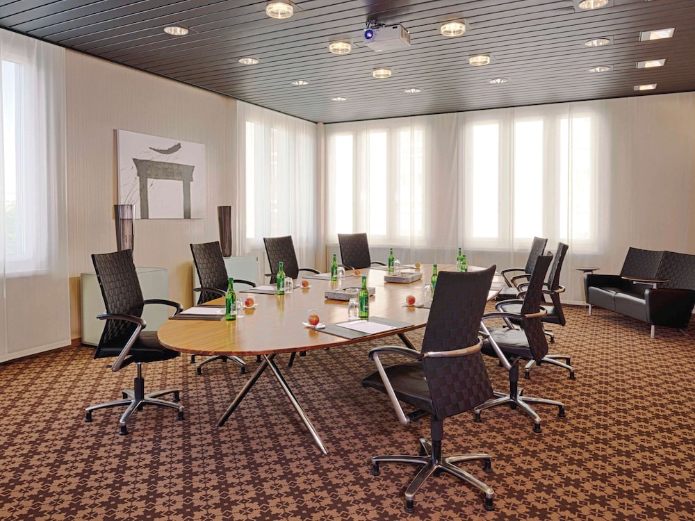 Movenpick Hotel Zurich Airport 60/68