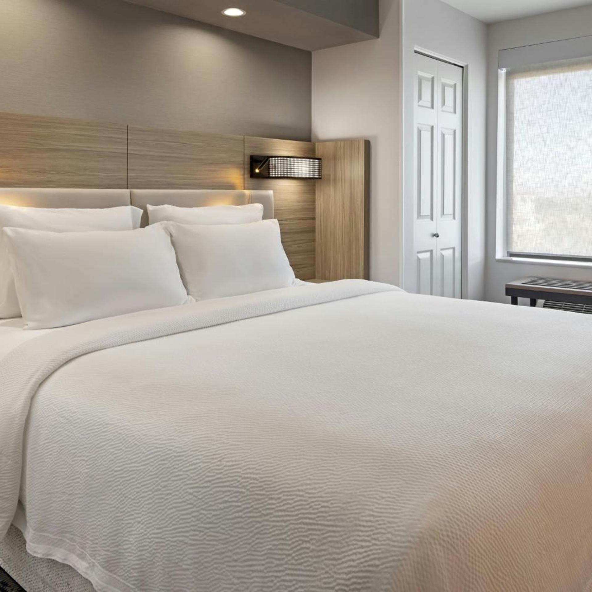 جناح بسرير كينج مع سرير سحّاب إضافي مع أريكة، SpringHill Suites Lancaster Palmdale 4/10