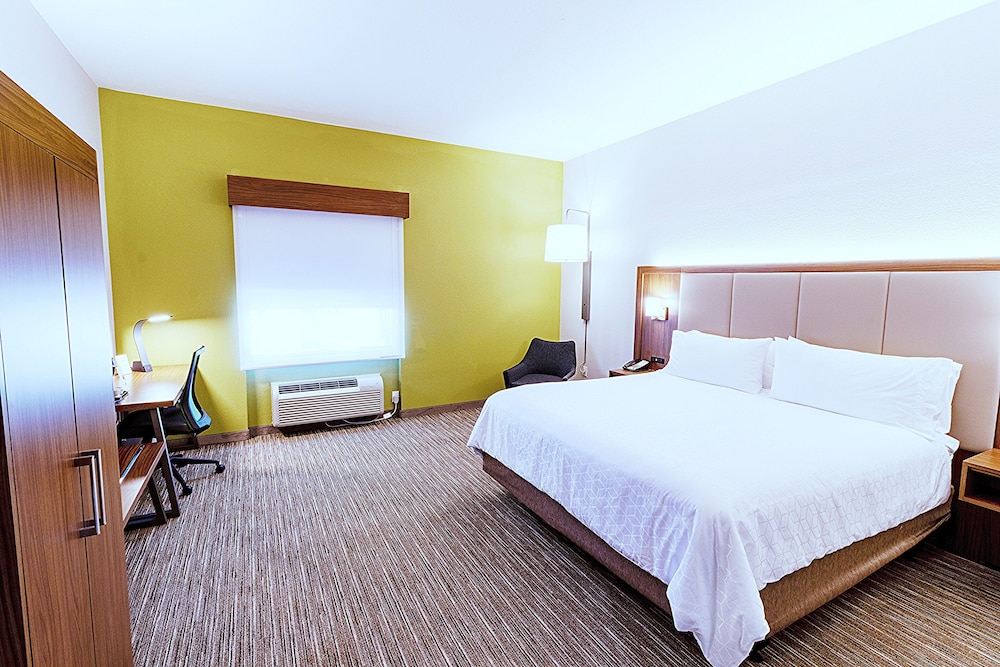 Holiday Inn Express & Suites Crestview South I-10 24/69