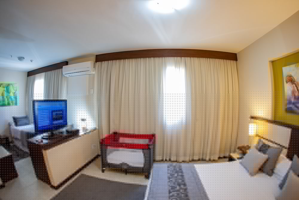 Mondrian Suite Hotel 69/82