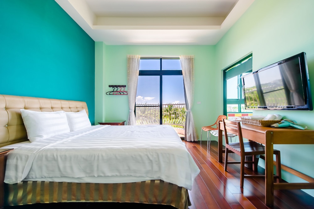 Room, Queen Bed, Balcony, Xl