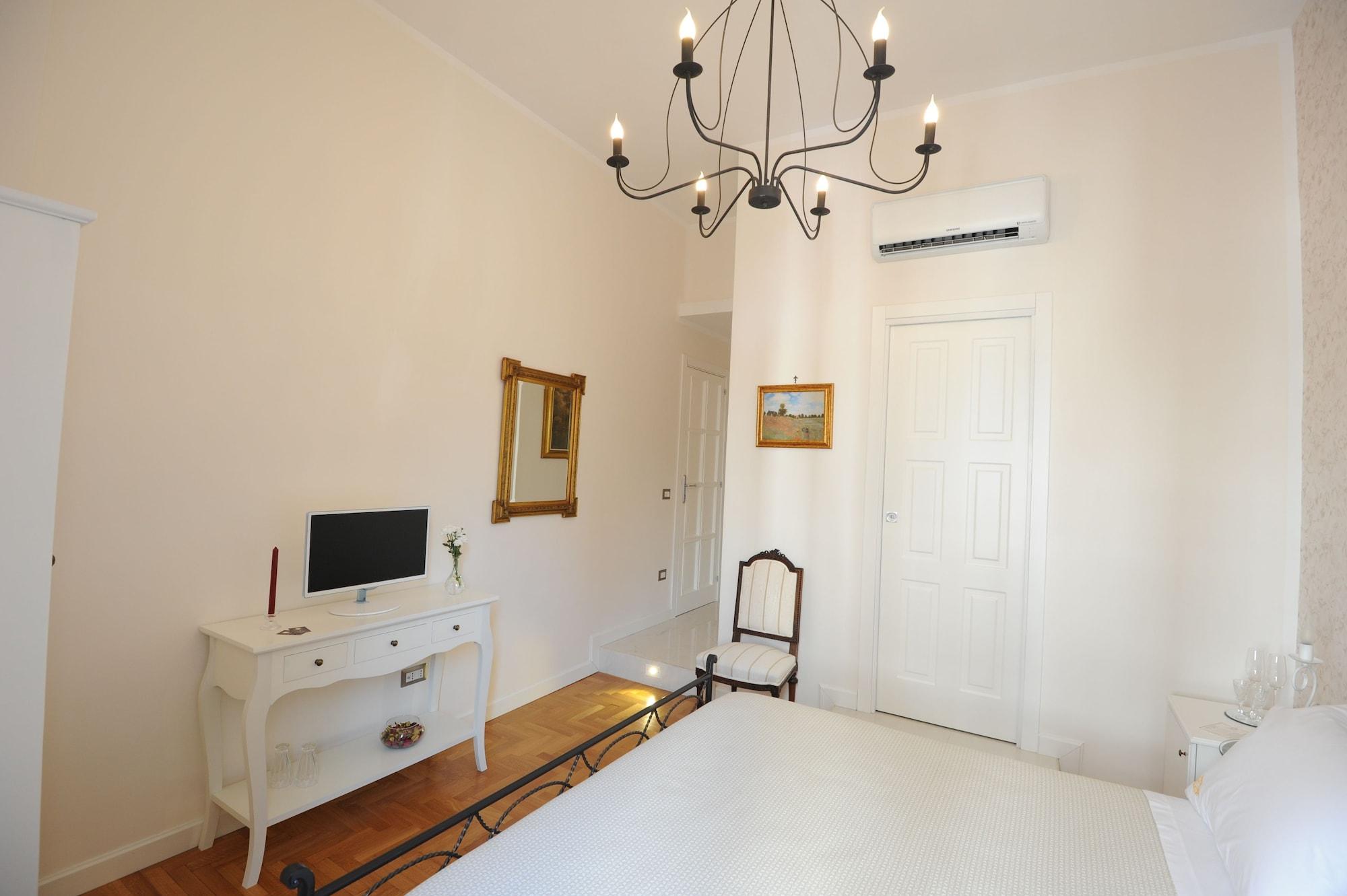 غرفة ديلوكس بسرير مزدوج بإطلالة على المدينة، Residenza Borbonica 5/10