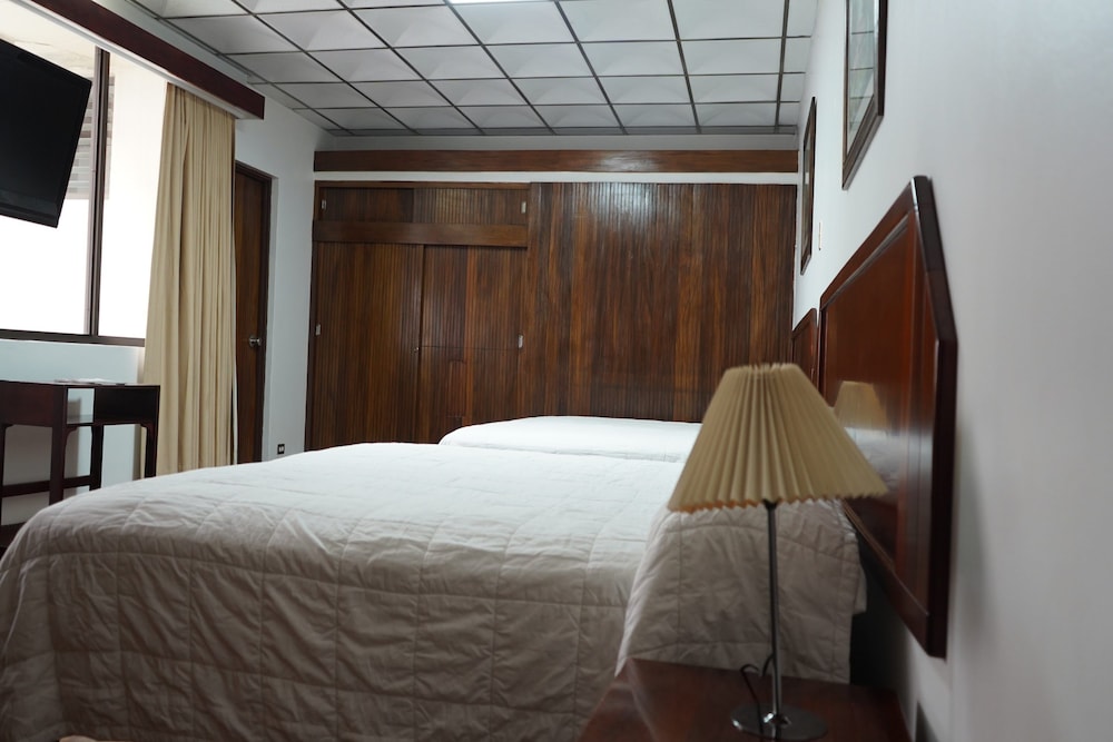 Costa Rica Tennis Club And Hotel 16/80