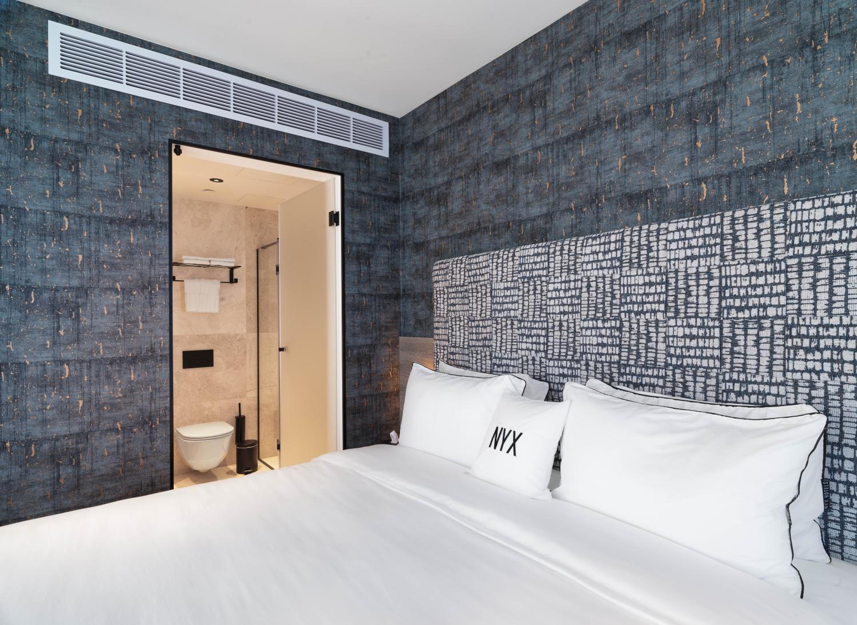 Nyx, Executive, Suite, King Bed, Lounge Access