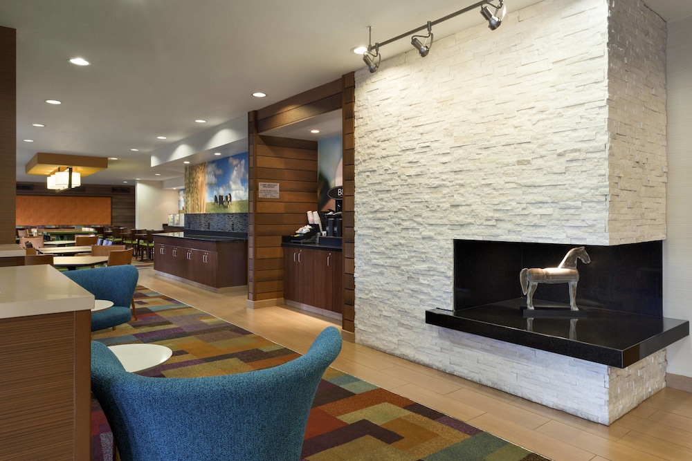 Fairfield Inn and Suites by Marriott Branson 19/23