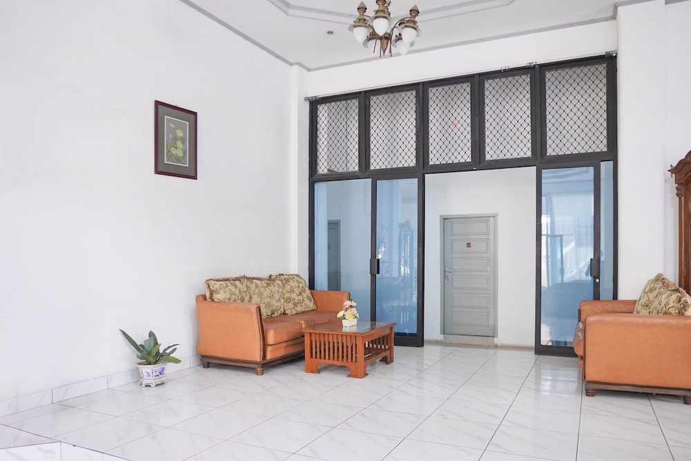 Collection O near Universitas Negeri Padang formerly Hotel Amra 46/49