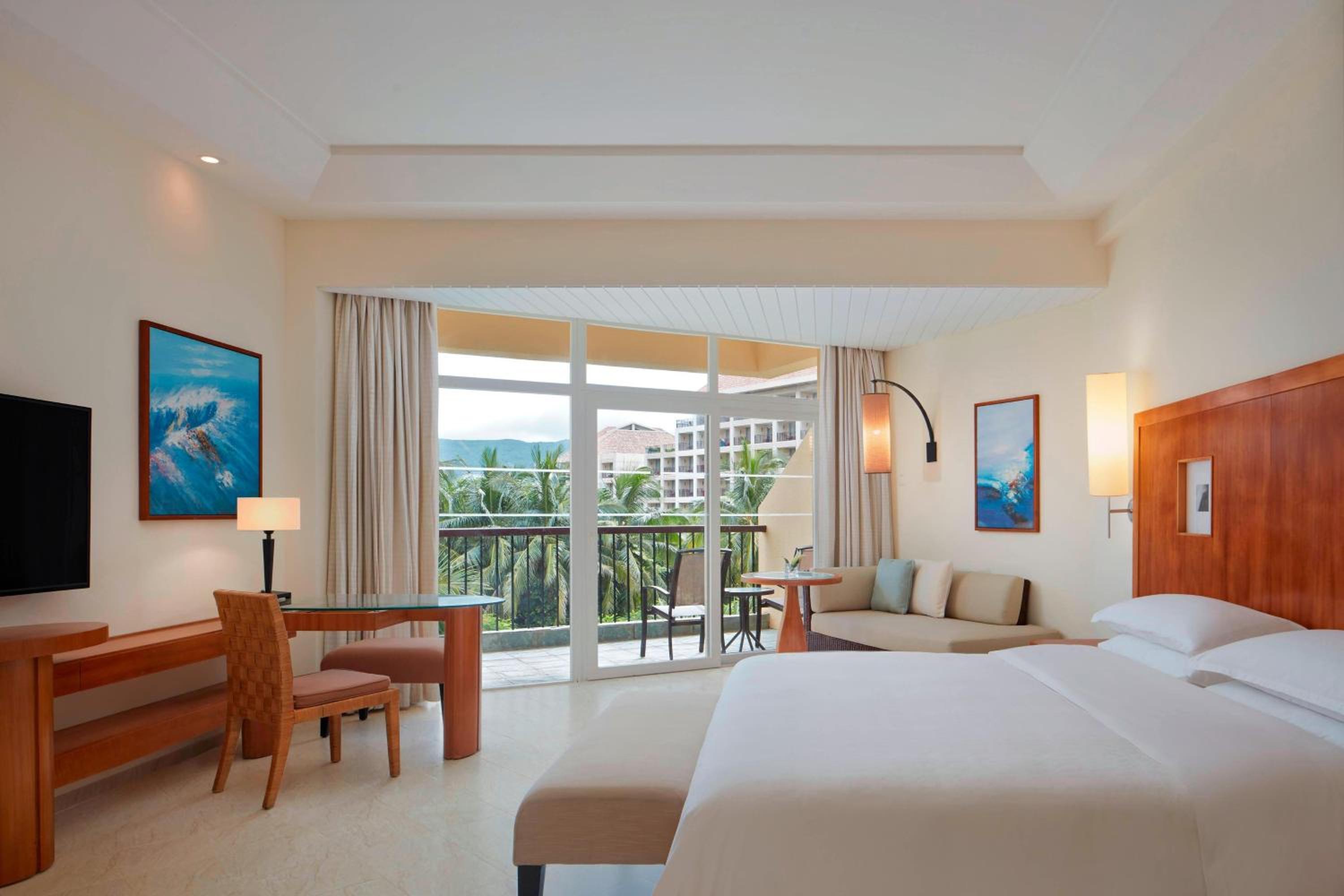 Guest Room, Deluxe, King Bed, Ocean Front