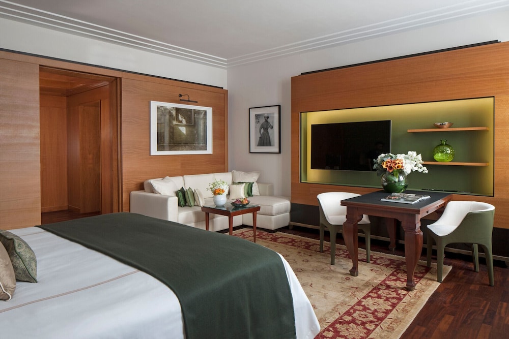 Four Seasons Hotel Milano 12/56