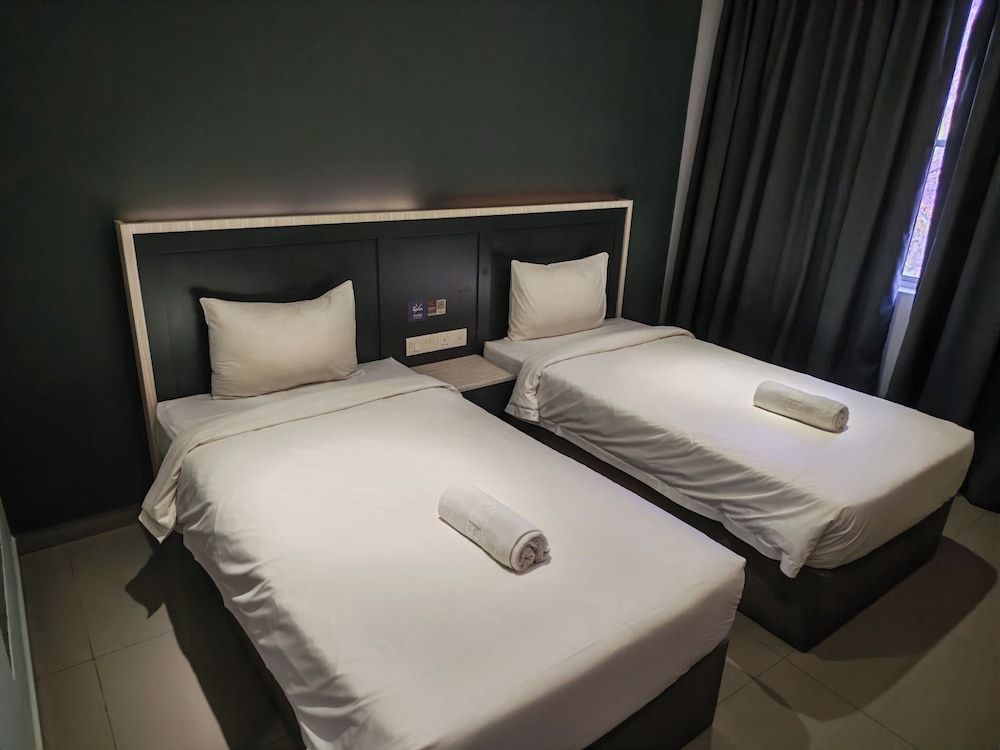 Hotel 99 - Kota Kemuning 37/67