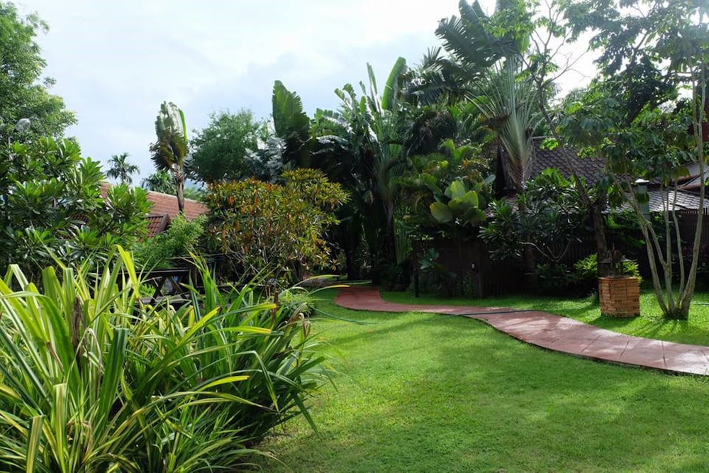 RUEN ARIYA RESORT 64/76