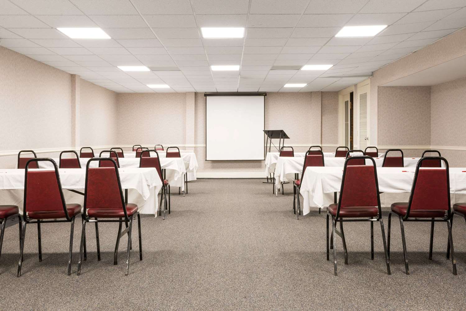 Ramada by Wyndham Paintsville Hotel & Conference Center 9/15