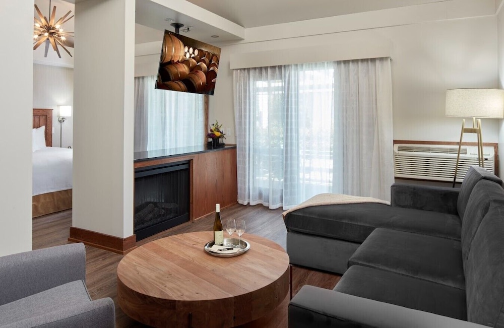 Huff Estates Inn & Winery 27/48
