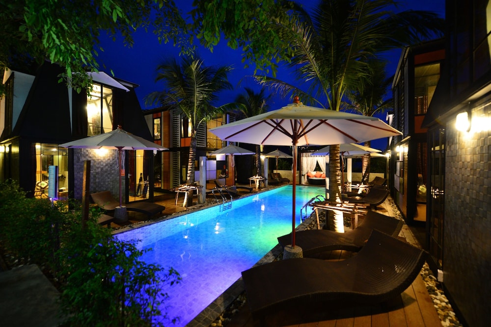 Bukit Pool Villas 30/44